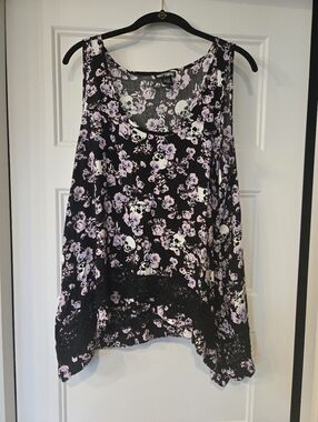Hot Topic Black Tank Top with Pink Floral & Skull Print, Lace Trim. Size L
